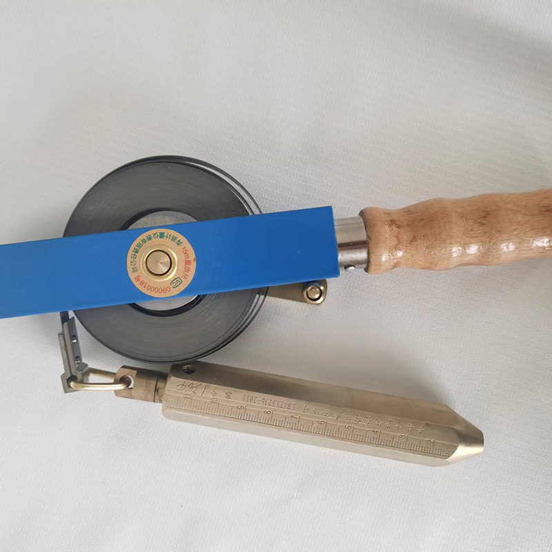 測深量油尺:準(zhǔn)確測量,守護(hù)每一滴油品的安全與質(zhì)量